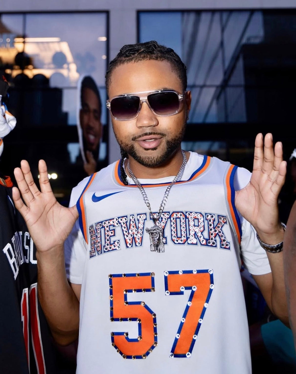 NEW YORK KNICKS HAS BEEN GOING CRAZY, ONE OF OUR FIRST EVER T&C MODELS, THATGUYMARZ HIT US UP WITH A CONCEPT AND IT WENT VIRAL!