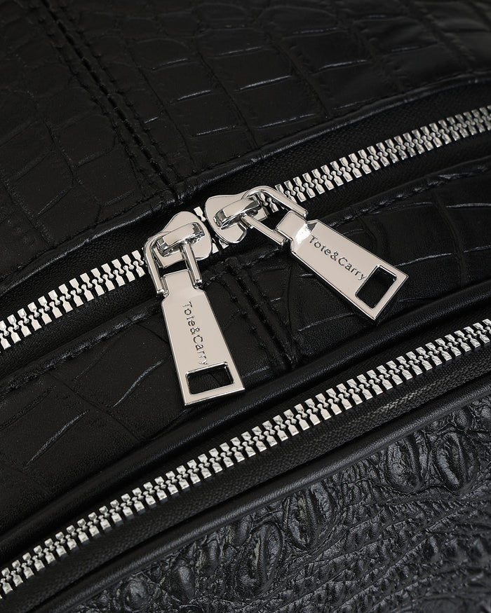 Statement Traveler Rolling Duffle Set in Black