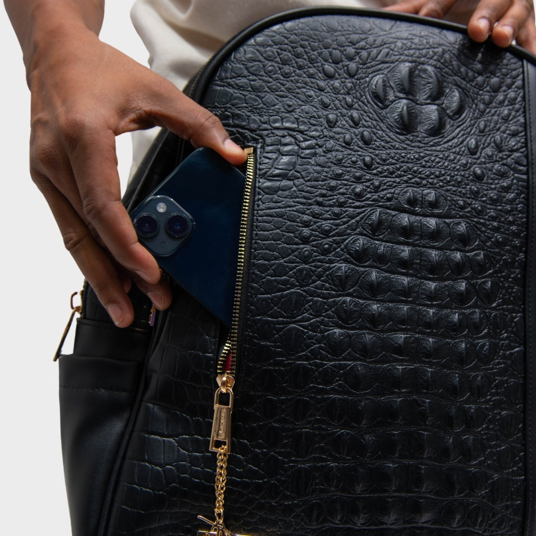 Classic Traveler Backpack in Black