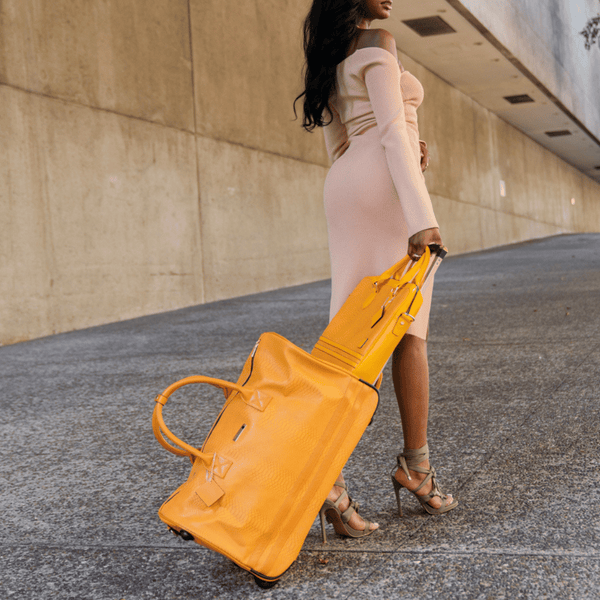 Signature Traveler Rolling Duffle in Mint