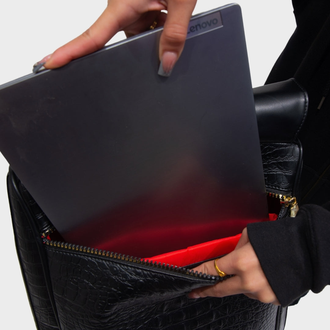 Classic Weekender Backpack in Black