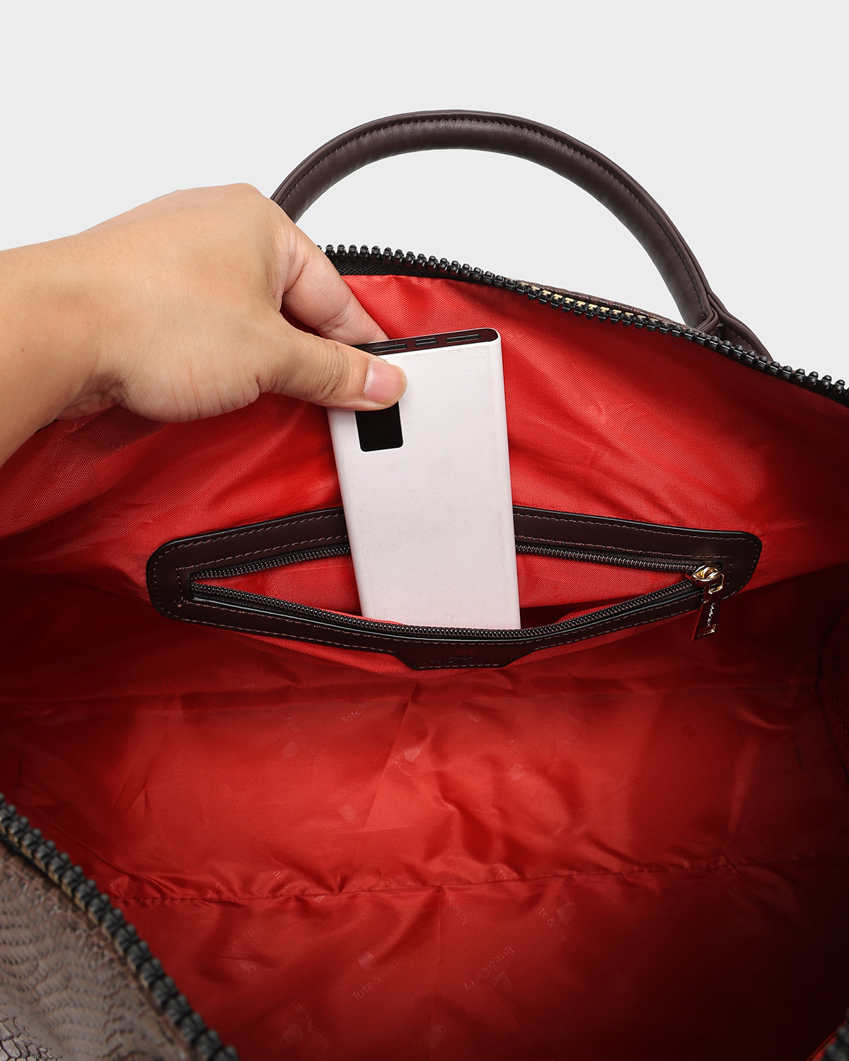 Signature Weekender Duffle Bag in Chocolate