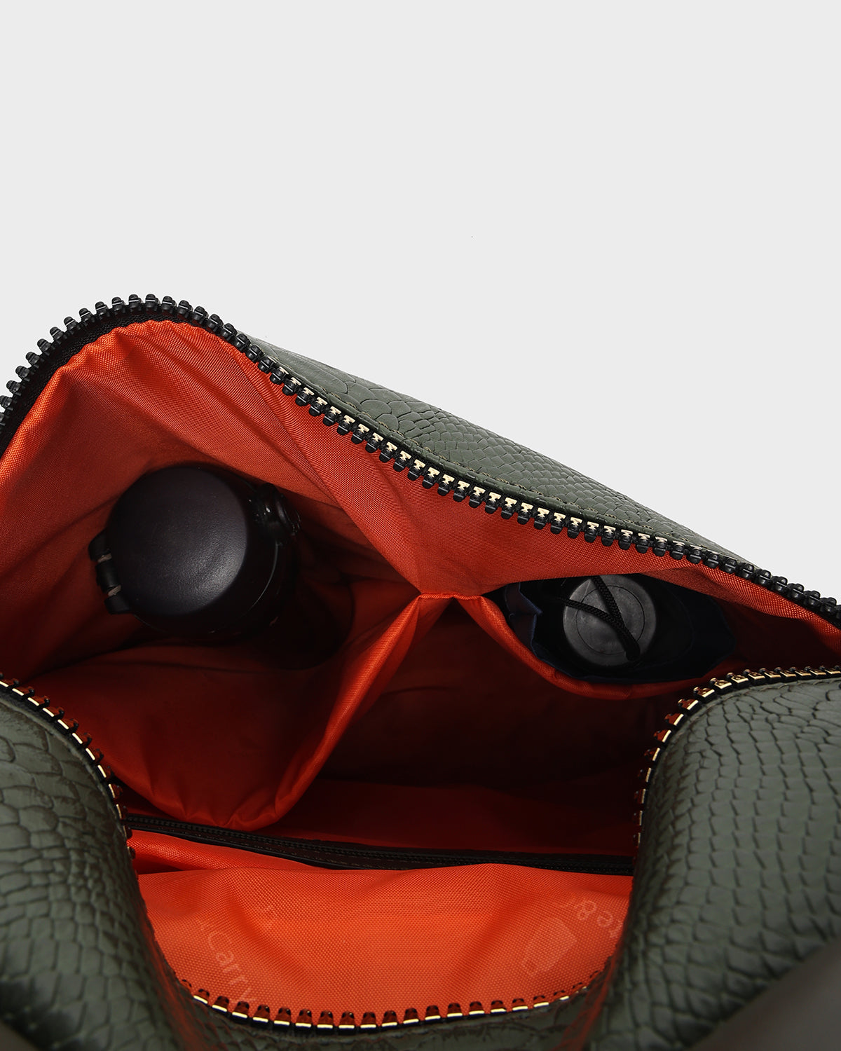 Signature Weekender Travel Set in Olive