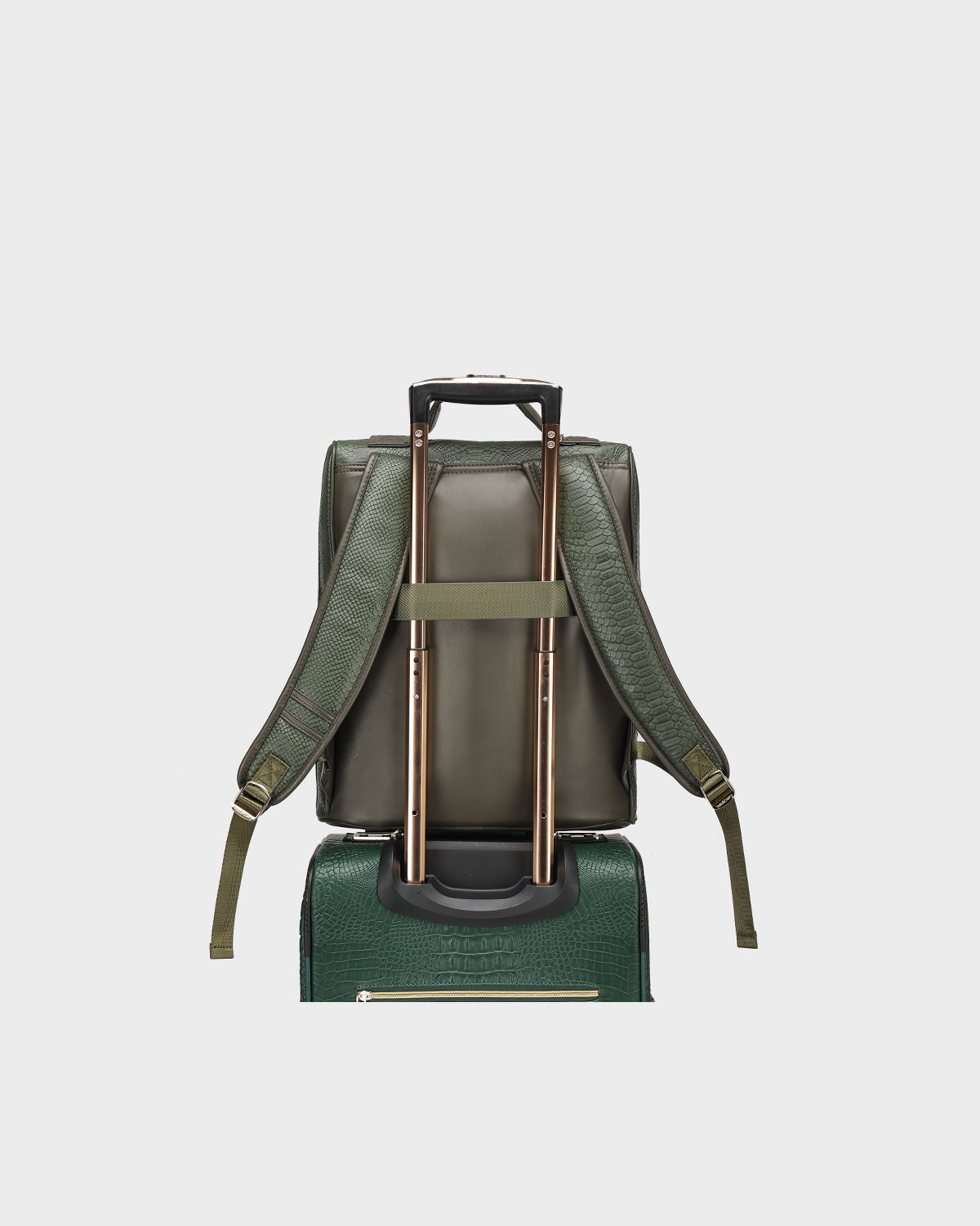 Signature Weekender Travel Set in Olive