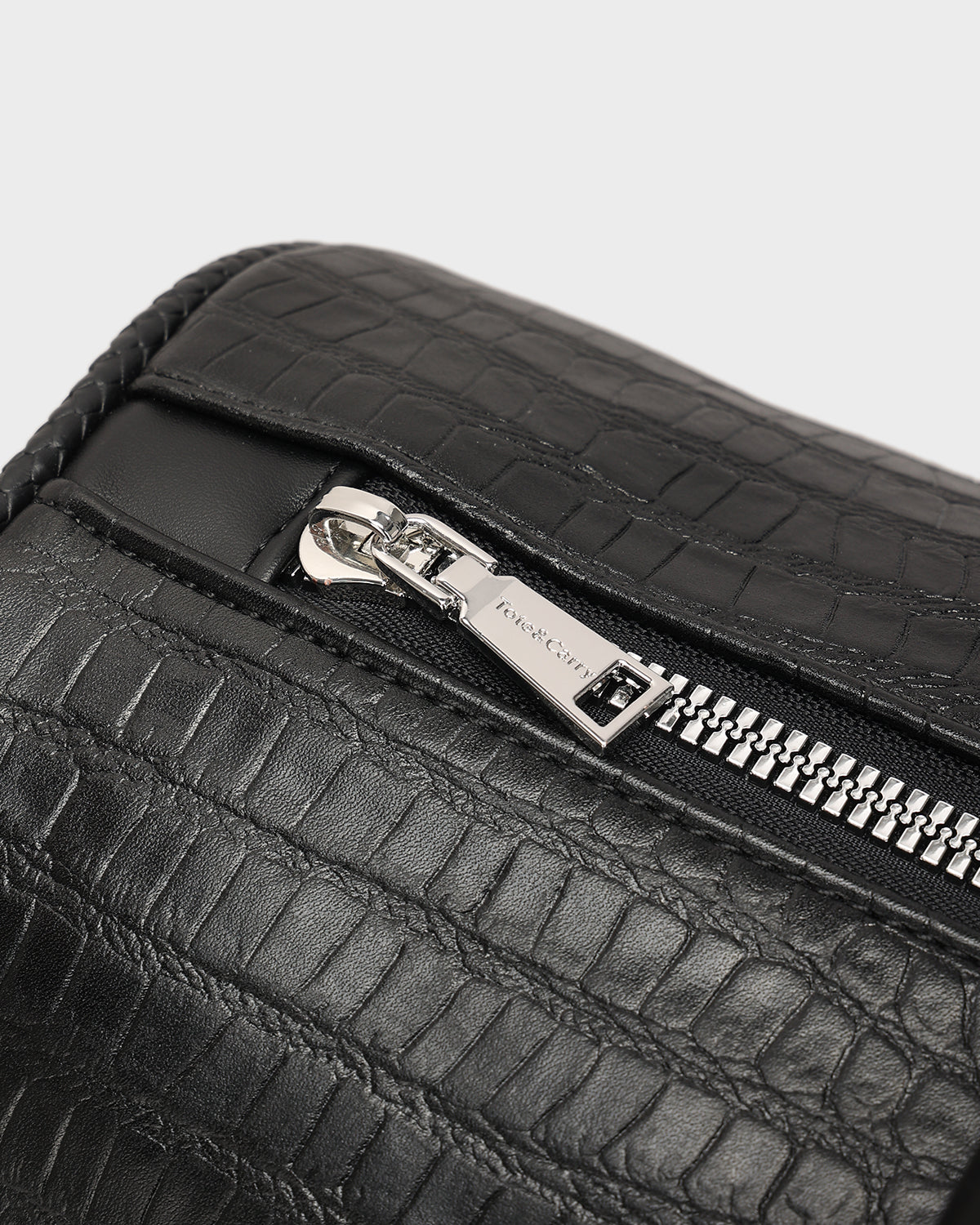 Statement Weekender Travel Set in Black