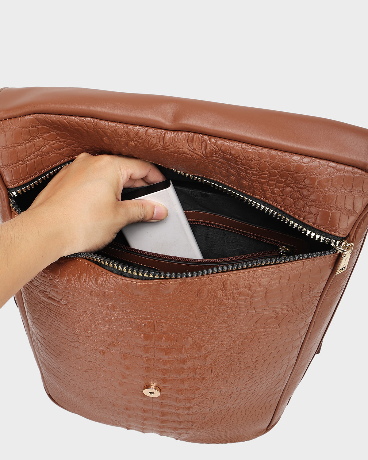 Classic Weekender Backpack in Caramel