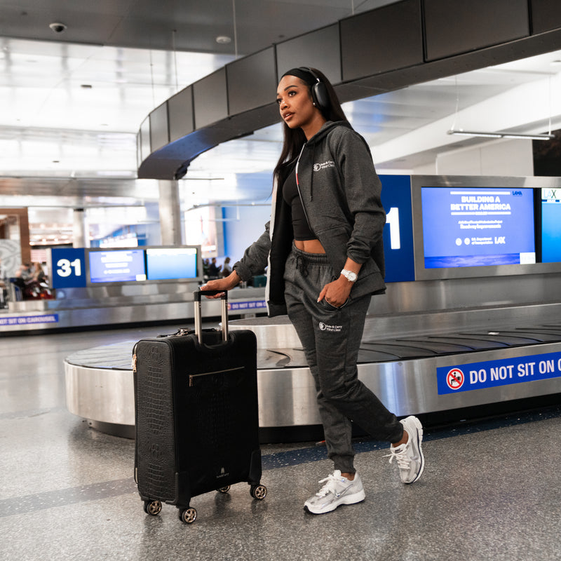 Statement Carry-On in Black