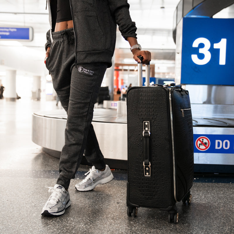 Statement Carry-On in Black