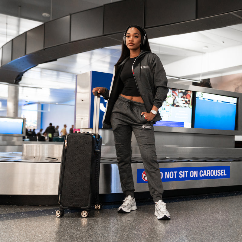 Statement Carry-On in Black