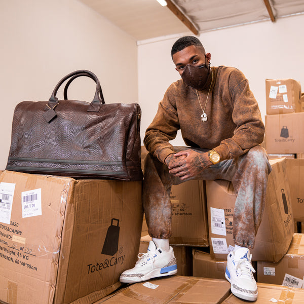 Signature Weekender Duffle Bag in Chocolate