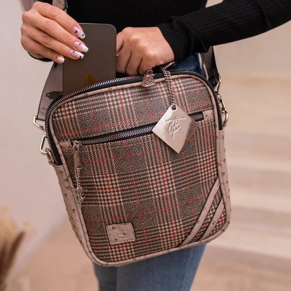 Plaid Travel Set in Black