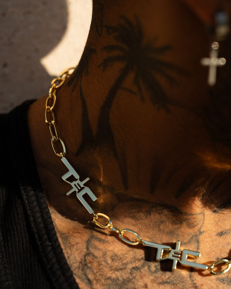 T&C Necklace in Gold