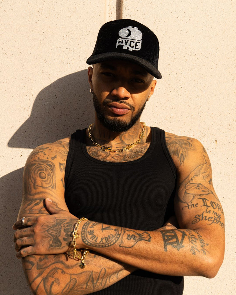 T&C Necklace in Gold