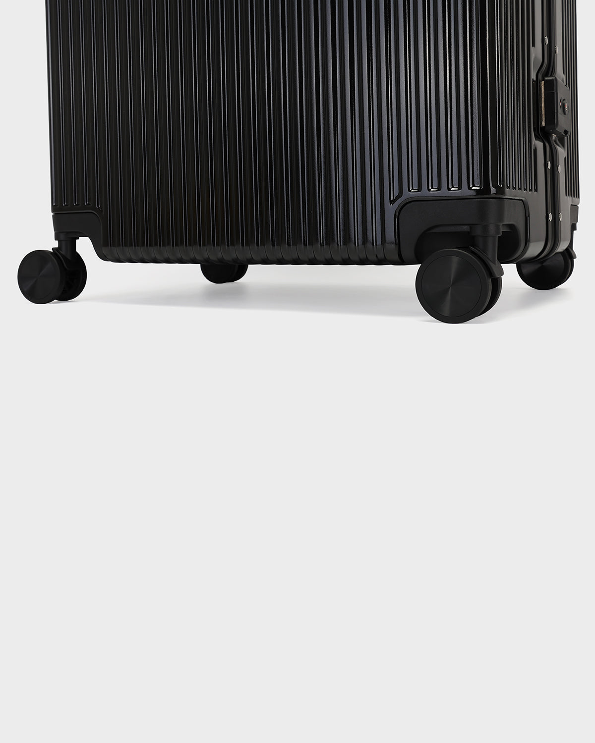Alloy Elite 2PC Suitcase Set in Onyx