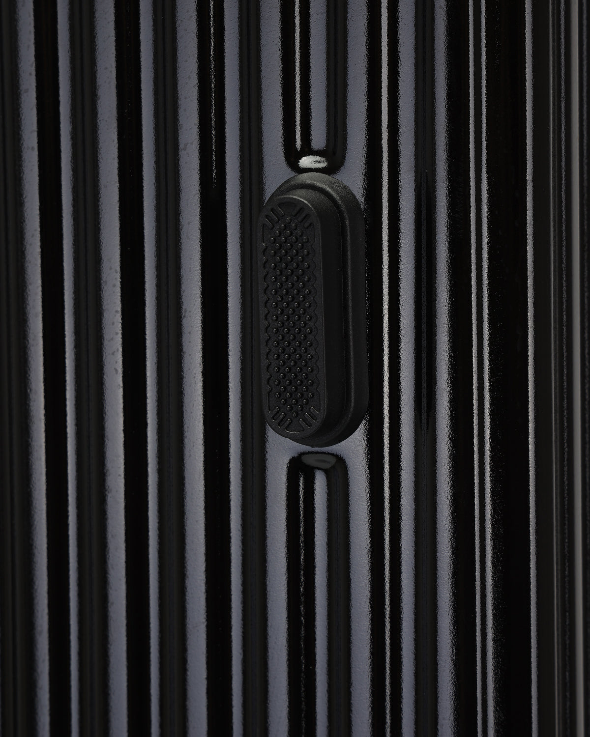 Alloy Elite 2PC Suitcase Set in Onyx