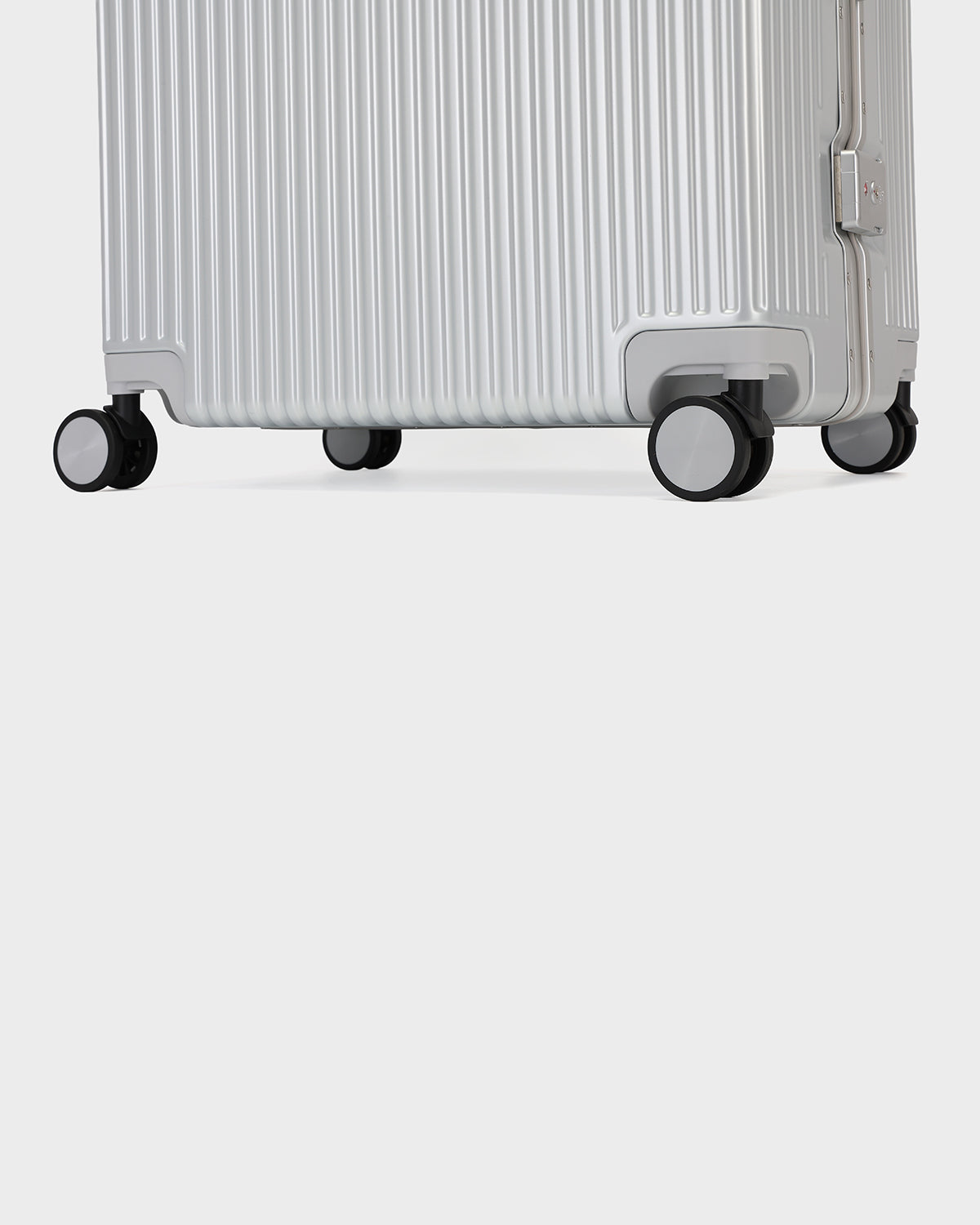 Alloy Elite 2PC Suitcase Set in Platinum Silver