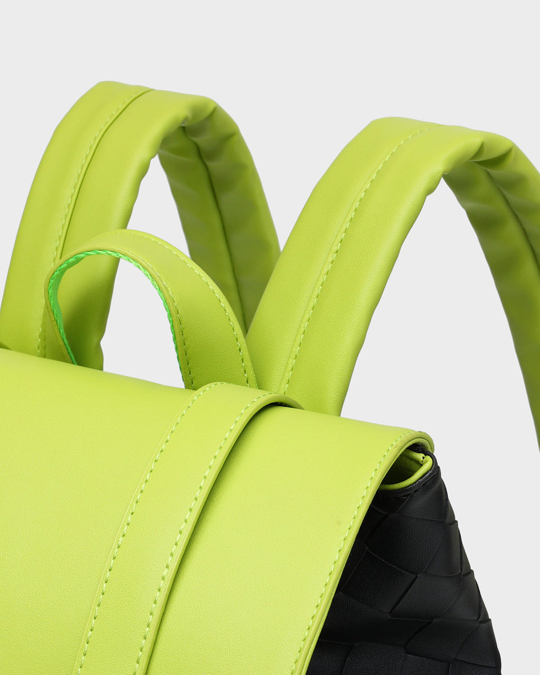 Bodega Rolling Travel Set in Black & Slyme