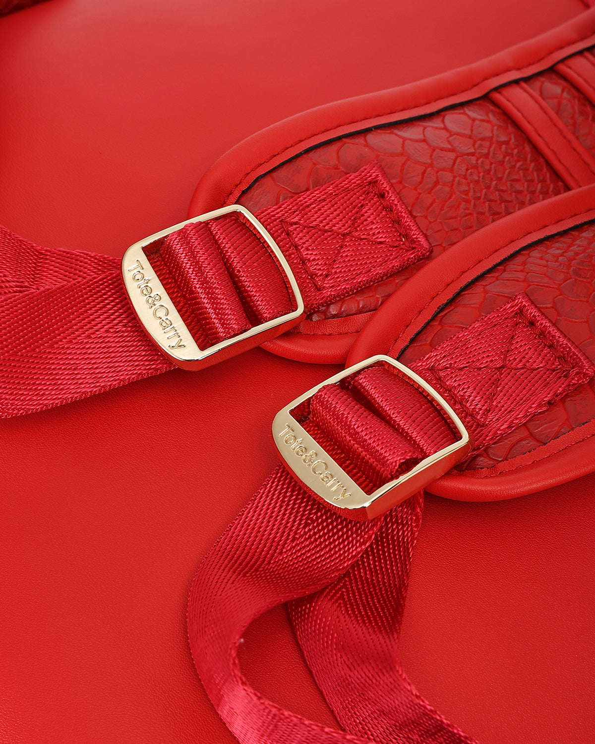 Classic Weekender Backpack in Red