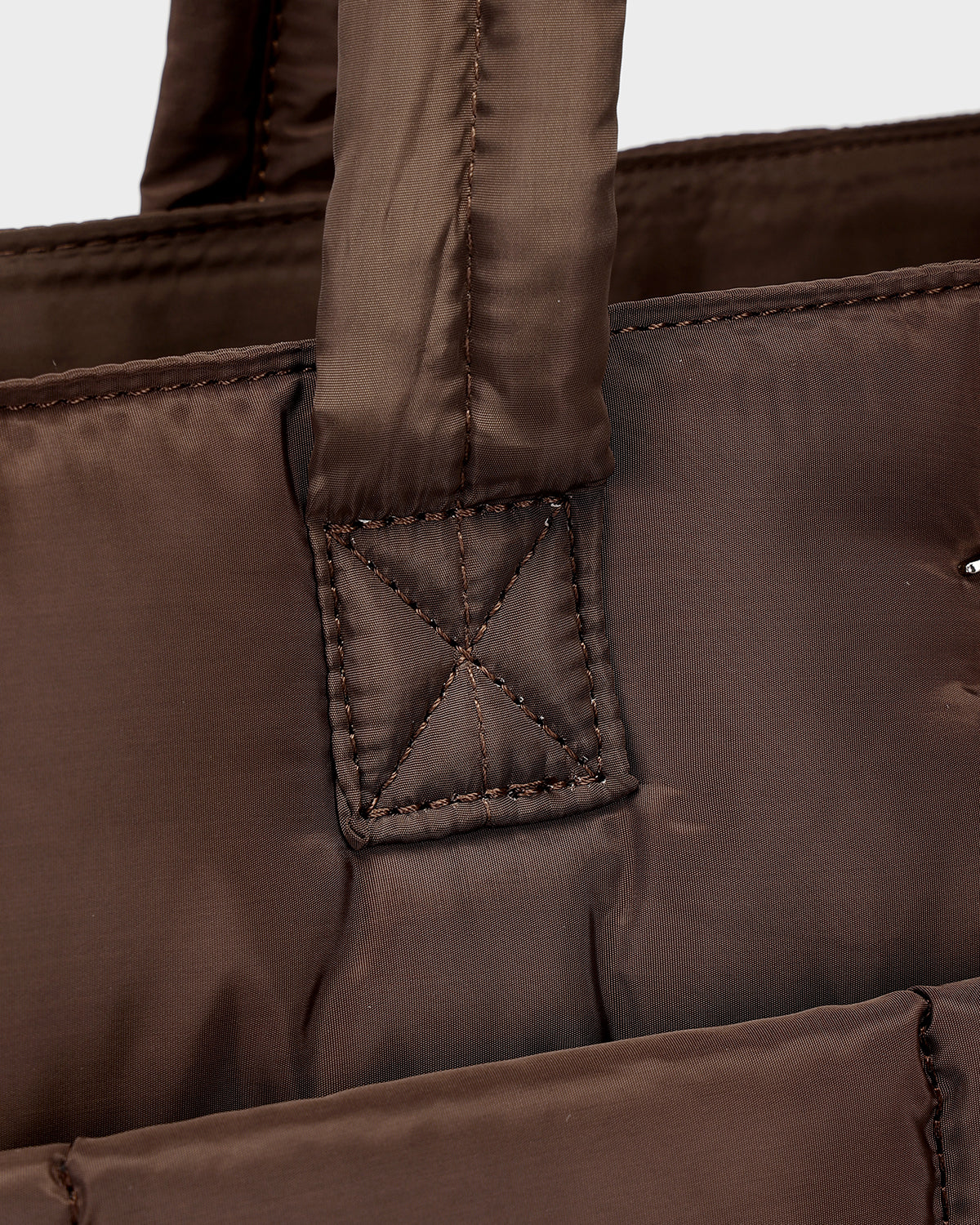 Cloud Carry-All Tote in Earth Brown