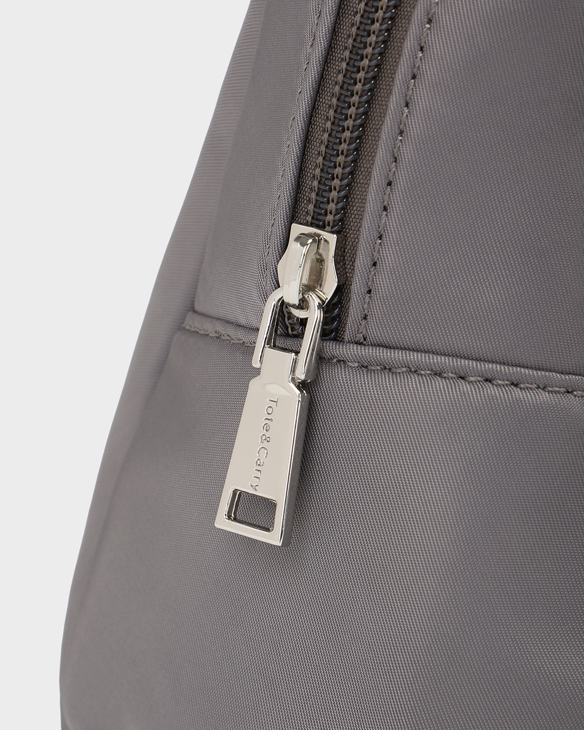 Cloud Toiletry Bag Set in Platinum Silver