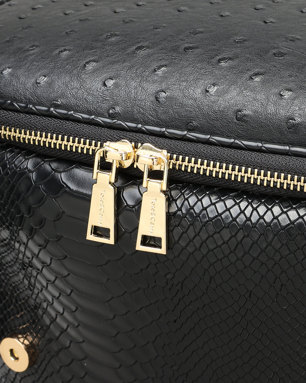 Cross Rolling Travel Set in Black