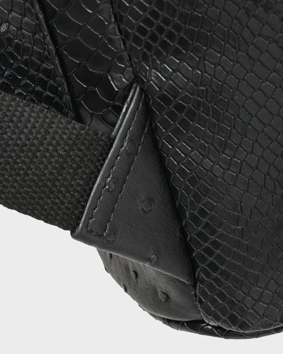 Cross Rolling Travel Set in Black