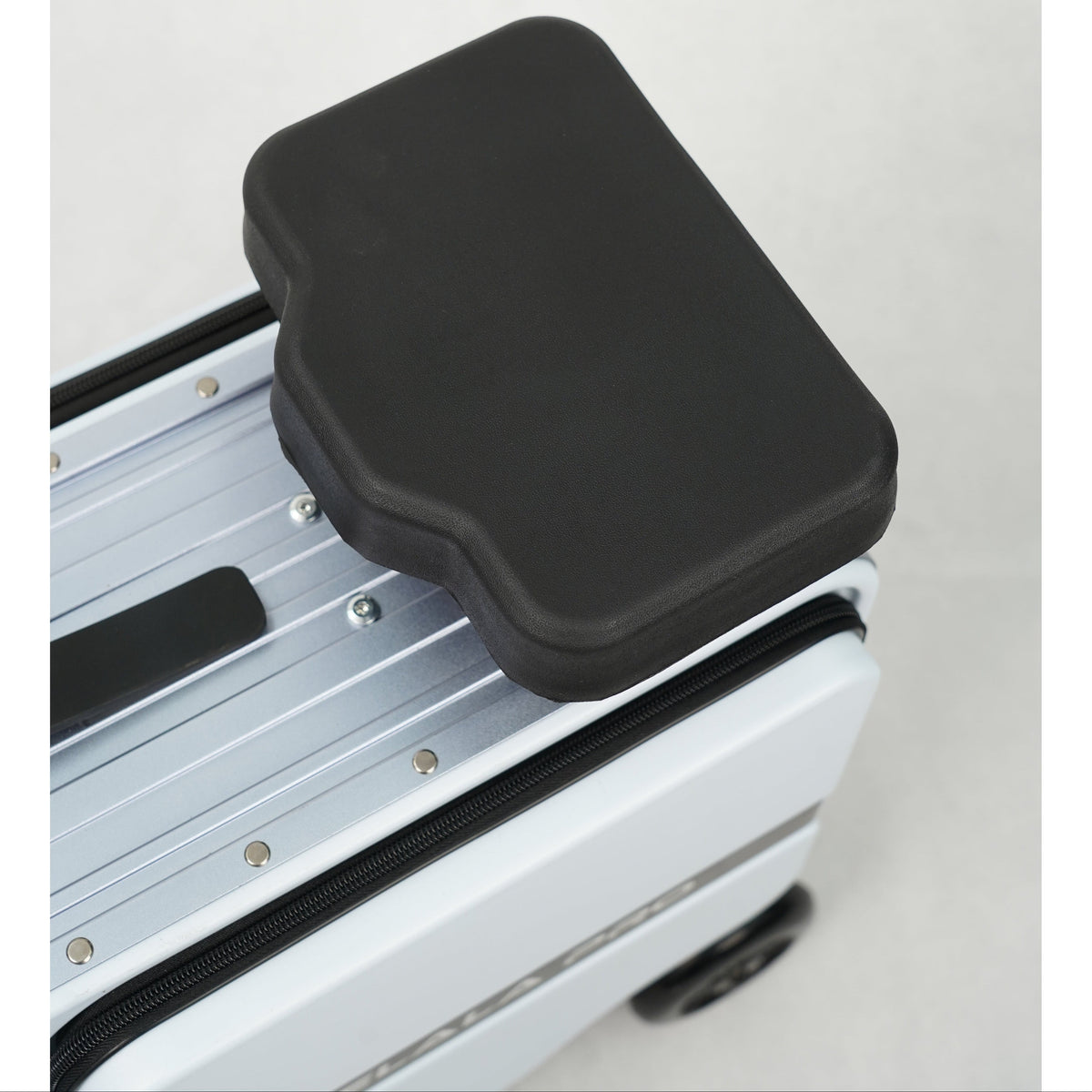 Elala Pro - The Dual Suspension Rideable Carry-On