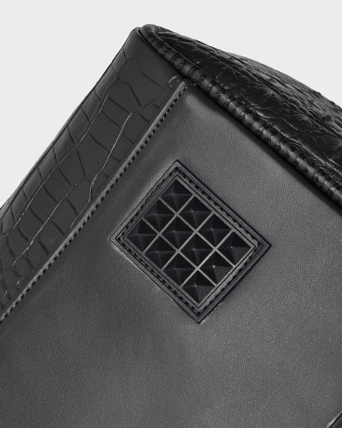 LA Staple Duffle Bag in Black