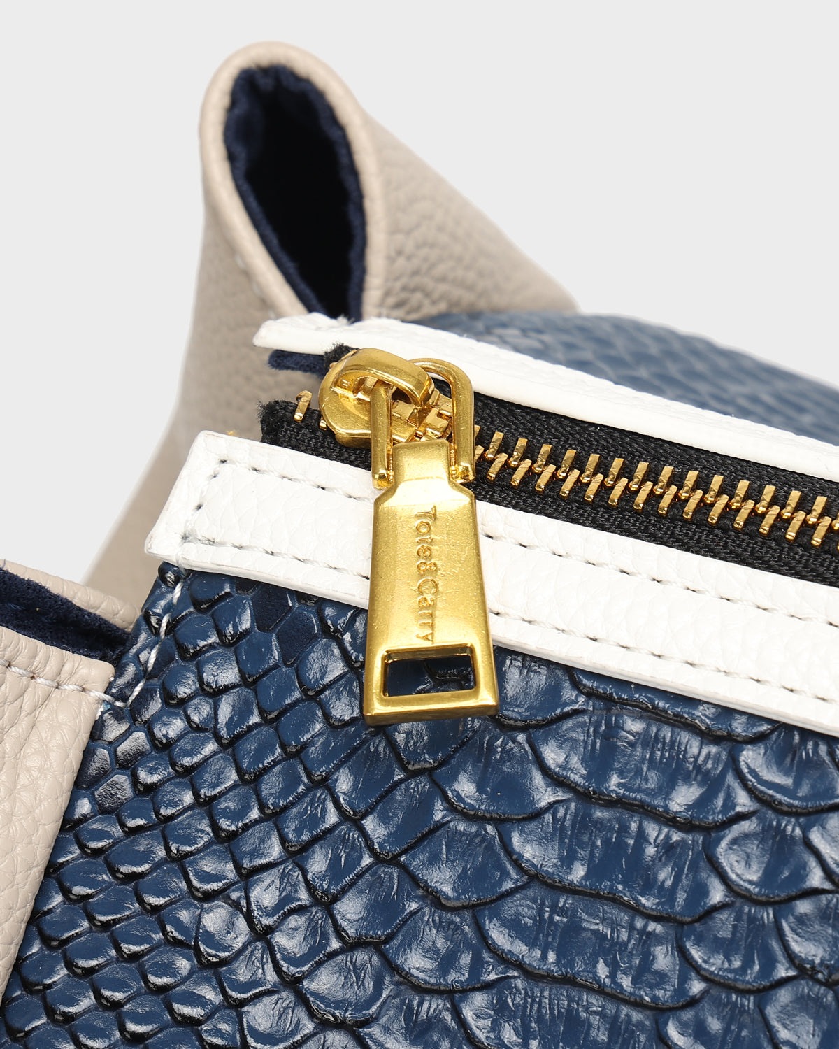 Power Luxe Duffle Bag in Navy & Grey