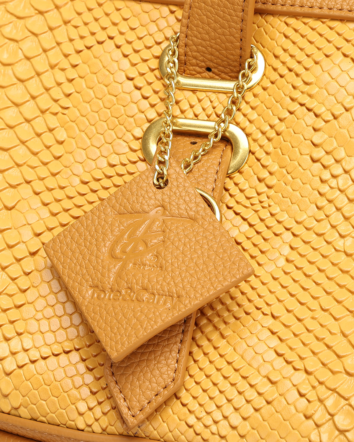 POWER Luxe Travel Set in Sunflower Yellow 🗸