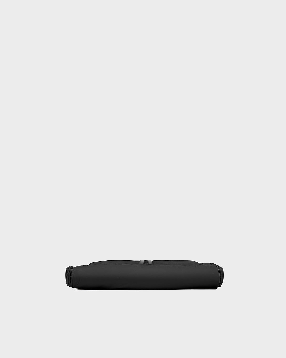 Prestige Garment Bag in Onyx Black