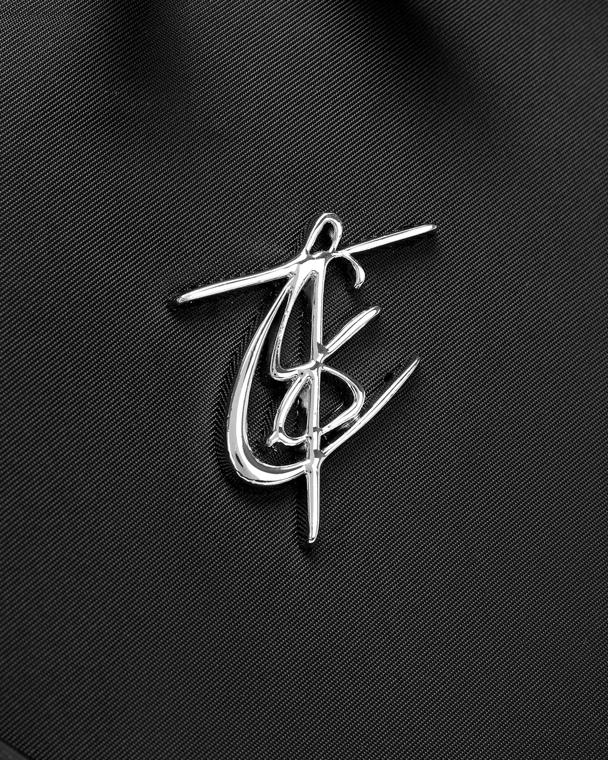 Prestige Garment Bag in Onyx Black