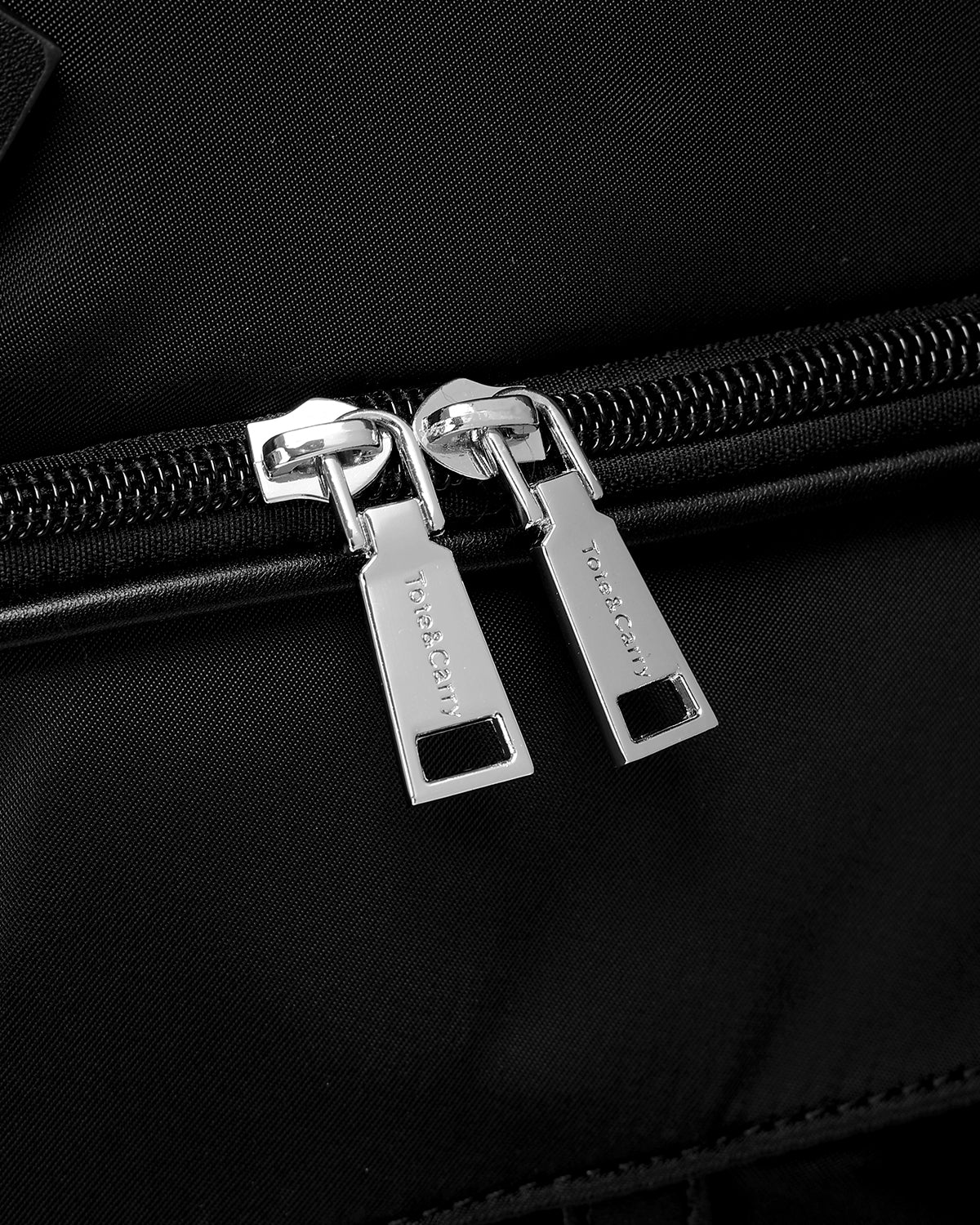 Prestige Garment Bag in Onyx Black
