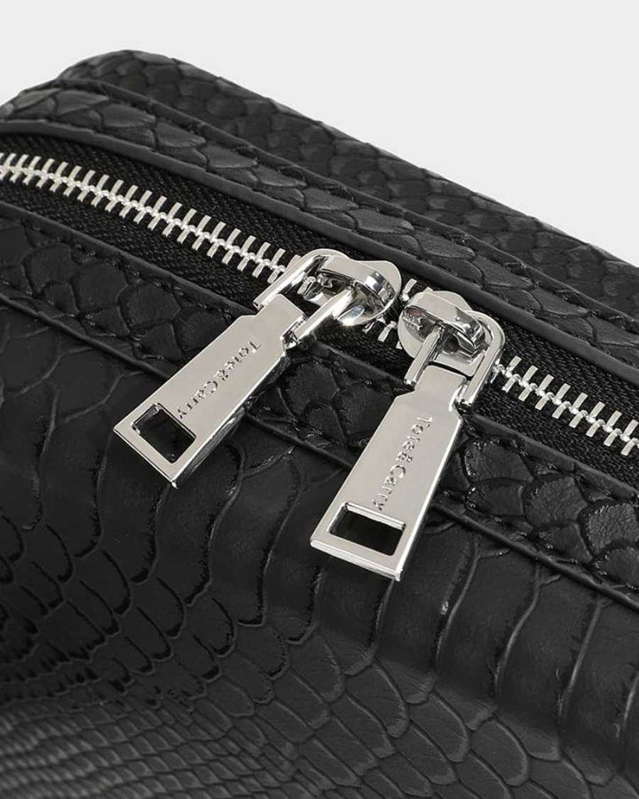 Apollo 1 Crossbody Messenger Bag in Black