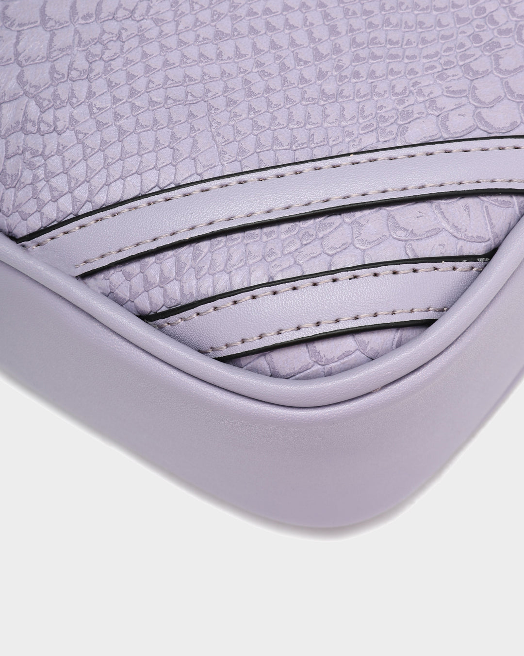 Apollo 1 Toiletry Bag in Lavender