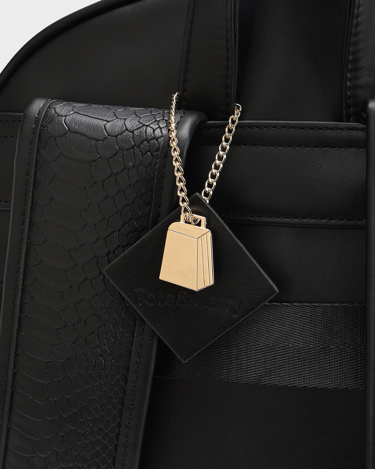 Signature Traveler Backpack in Black
