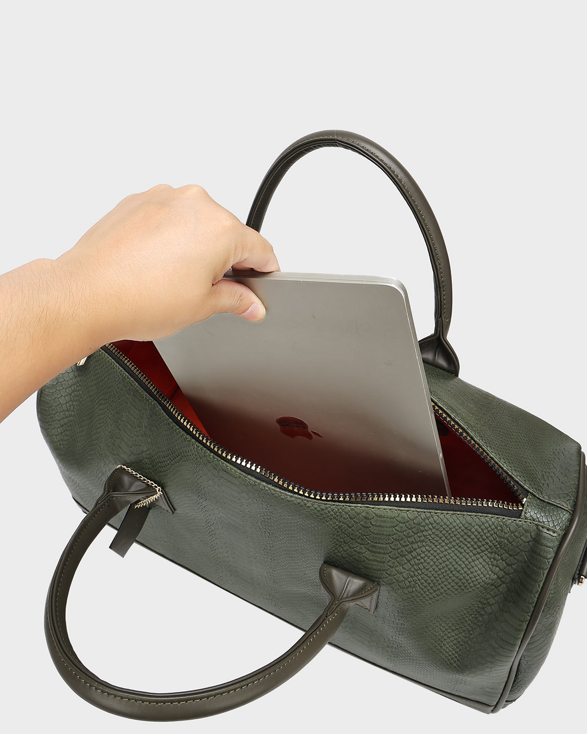 Signature Weekender Duffle Bag in Olive