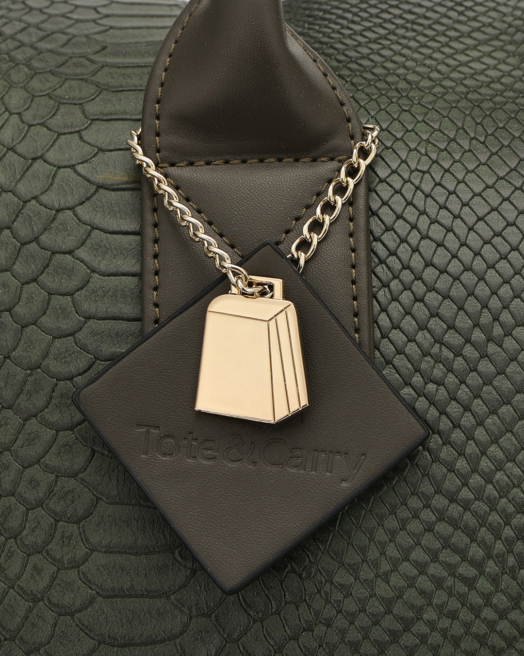 Signature Overnight Travel Set in Olive