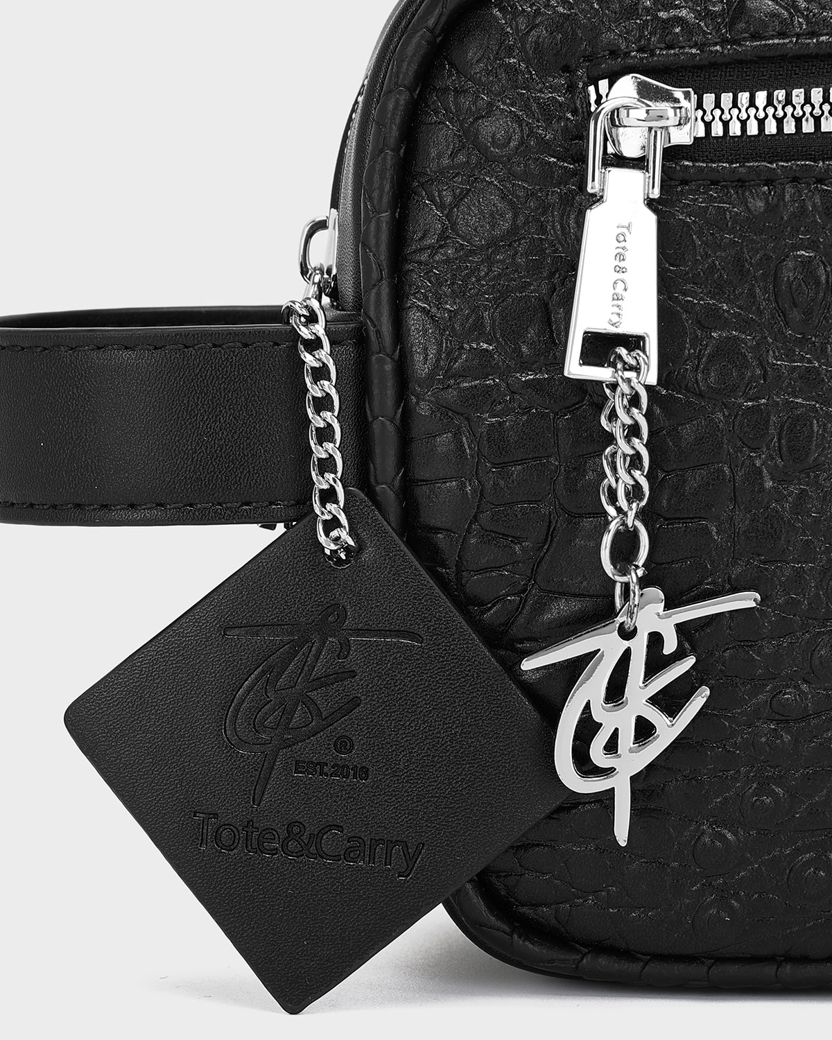 Statement Essential Toiletry Bag in Black V2