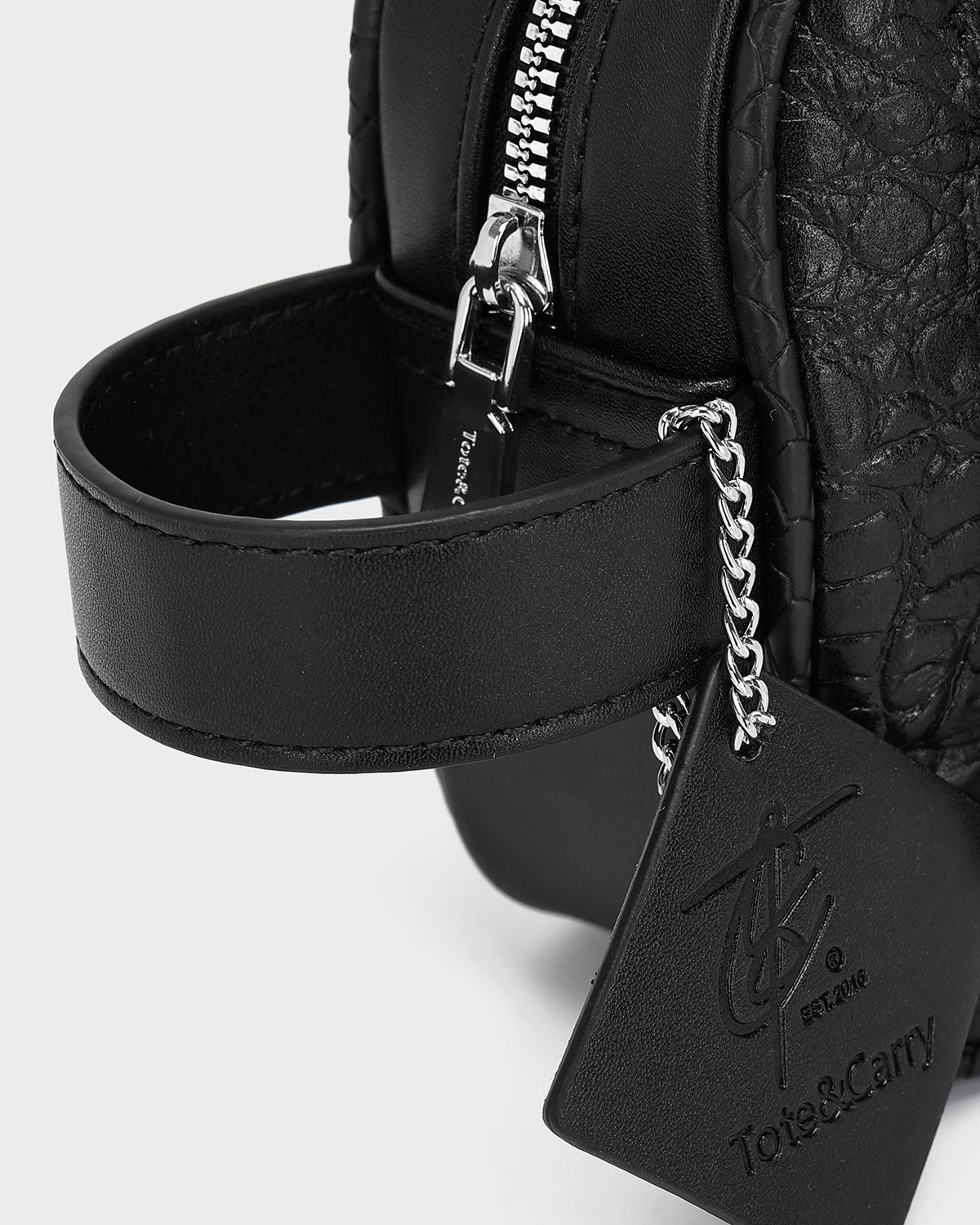 Statement Essential Toiletry Bag in Black V2