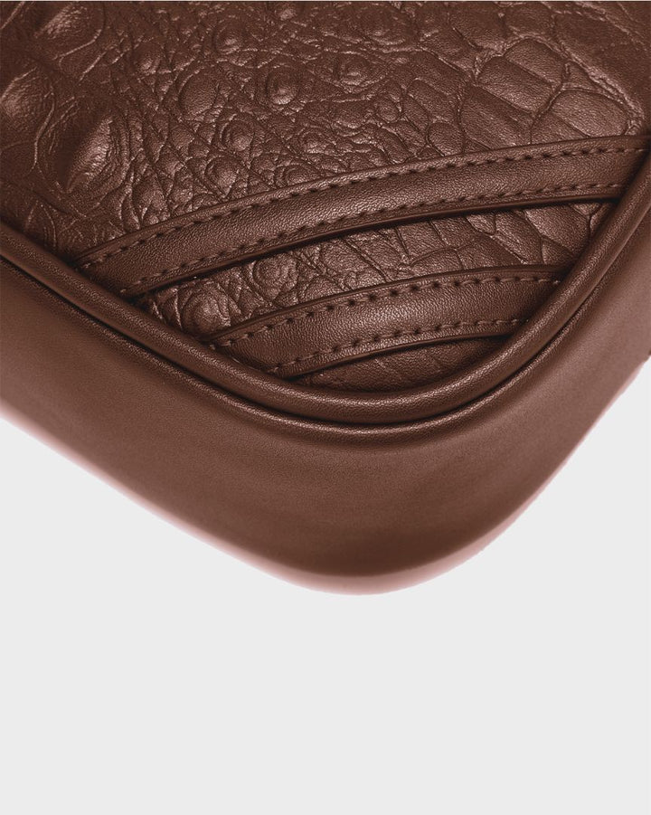 Statement Essential Toiletry Bag in Chocolate