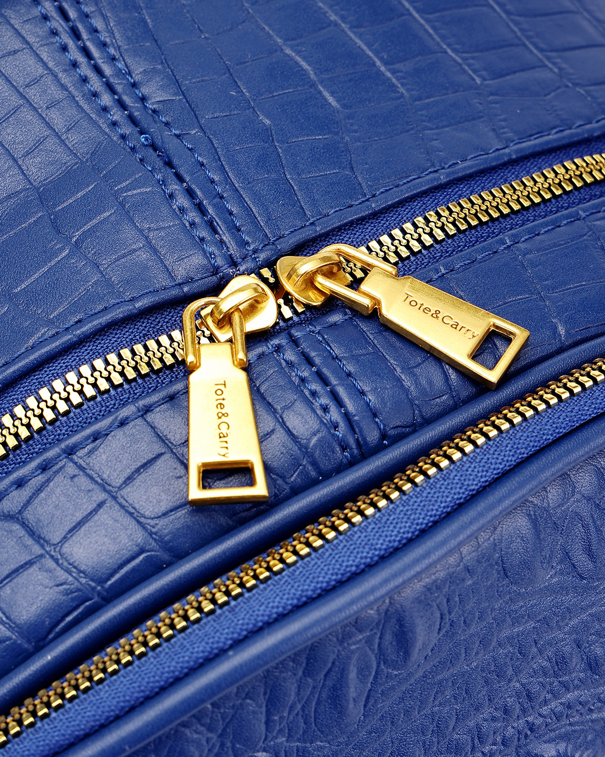Statement Traveler Rolling Duffle Set in Royal Blue