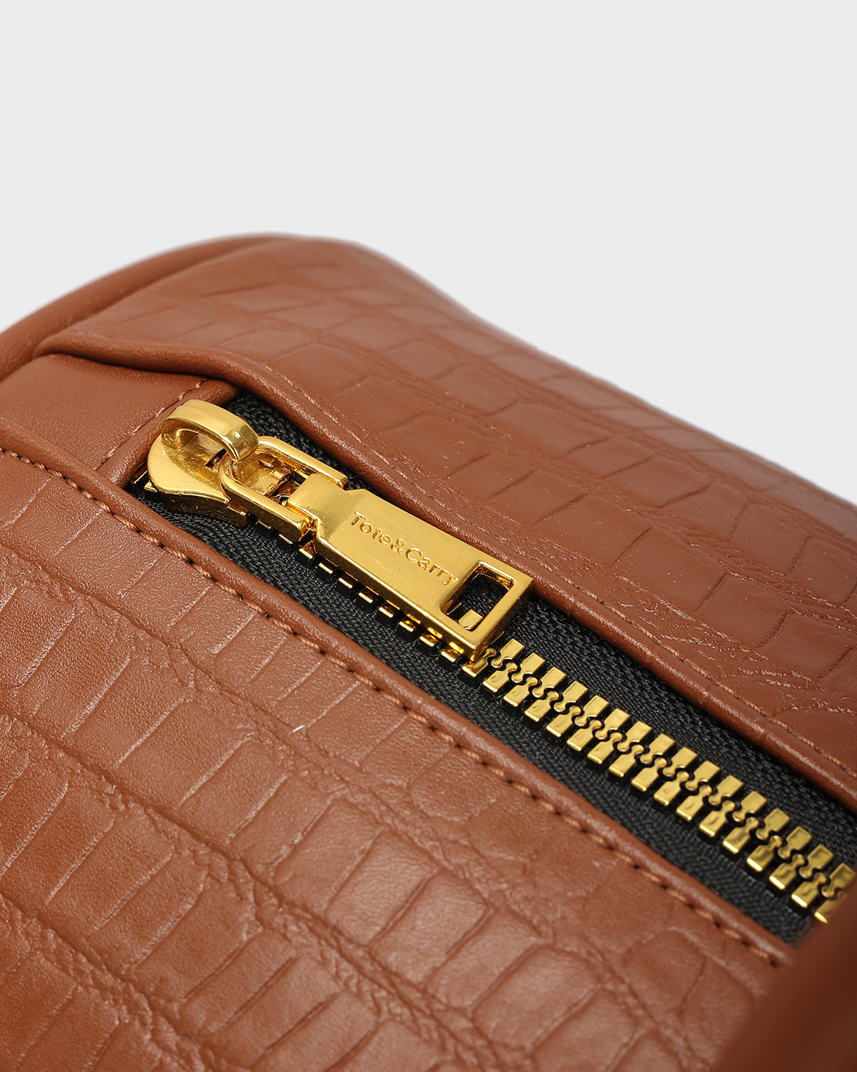 Statement Weekender Duffle Bag in Caramel