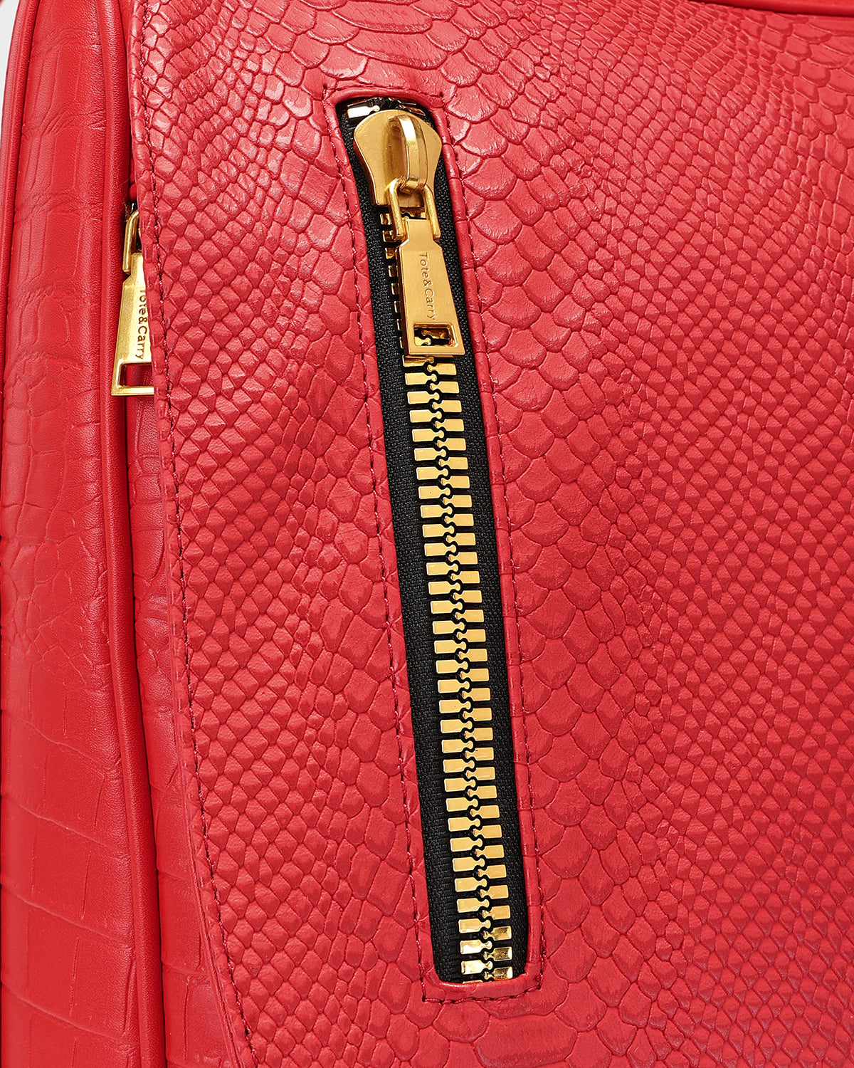 Statement Weekender Travel Set in Red