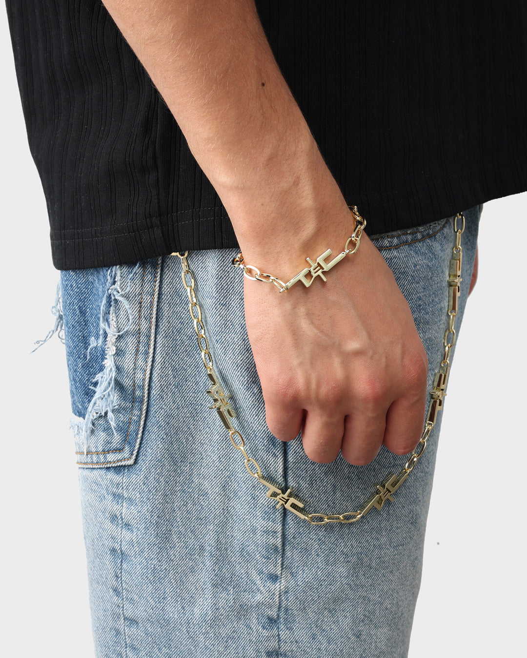 T&C Necklace in Gold