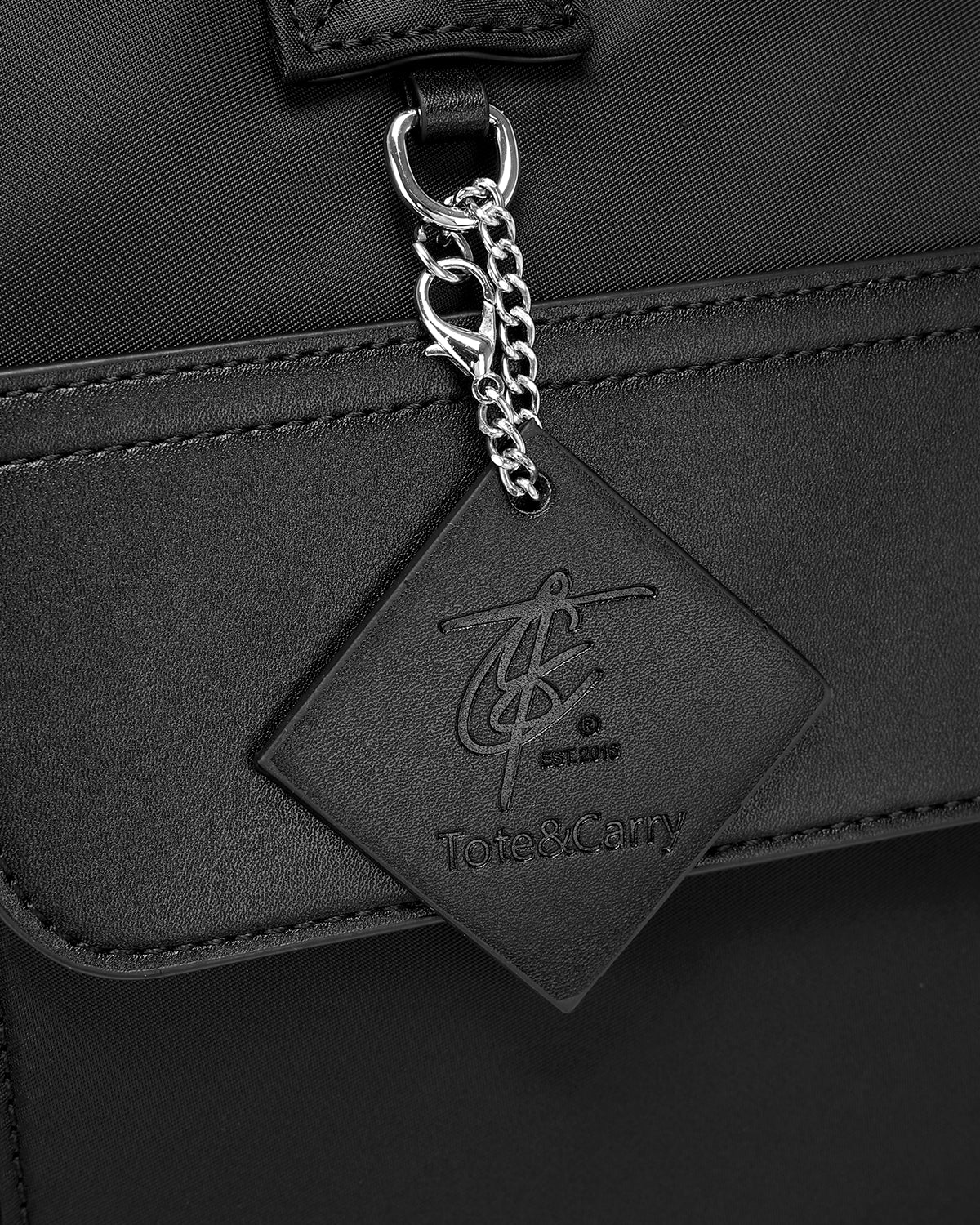 Vantage Weekender Duffle Bag in Black