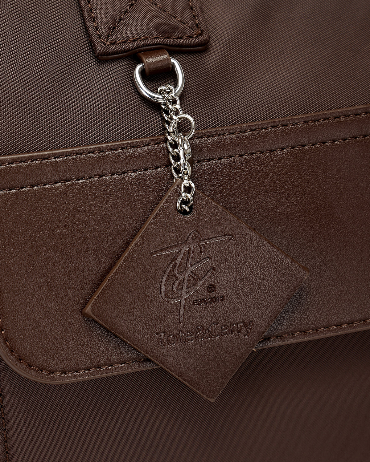Vantage Weekender Duffle Bag in Chocolate Brown