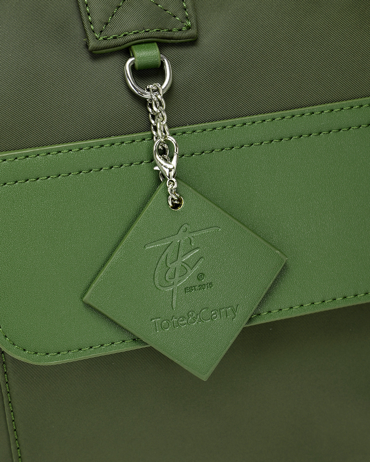 Vantage Weekender Duffle Bag in Olive Green