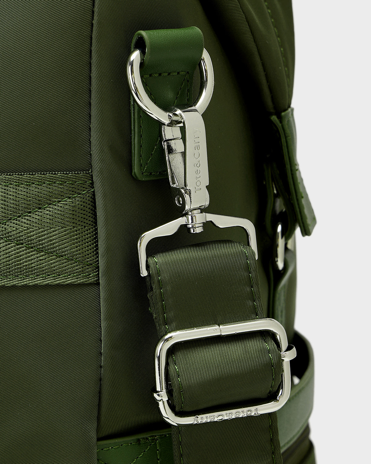 Vantage Weekender Duffle Bag in Olive Green