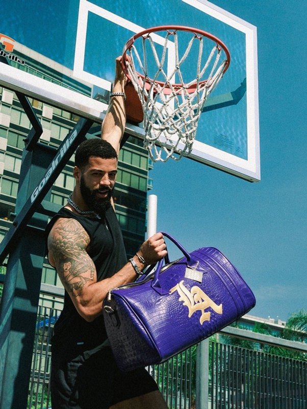 Tote&Carry duffle on the court